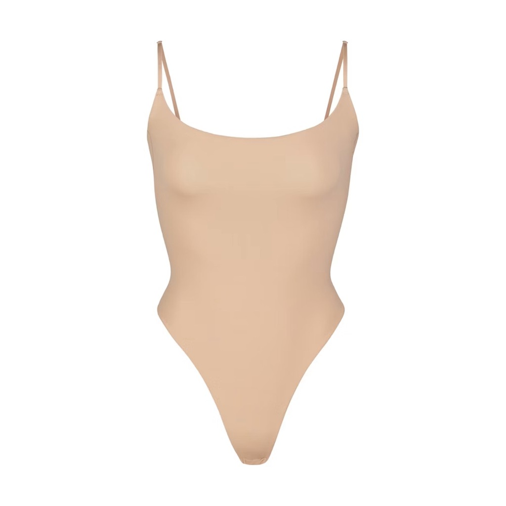 NWT SKIMS FITS EVERYBODY CAMI THONG BODYSUIT - Size S | Clay